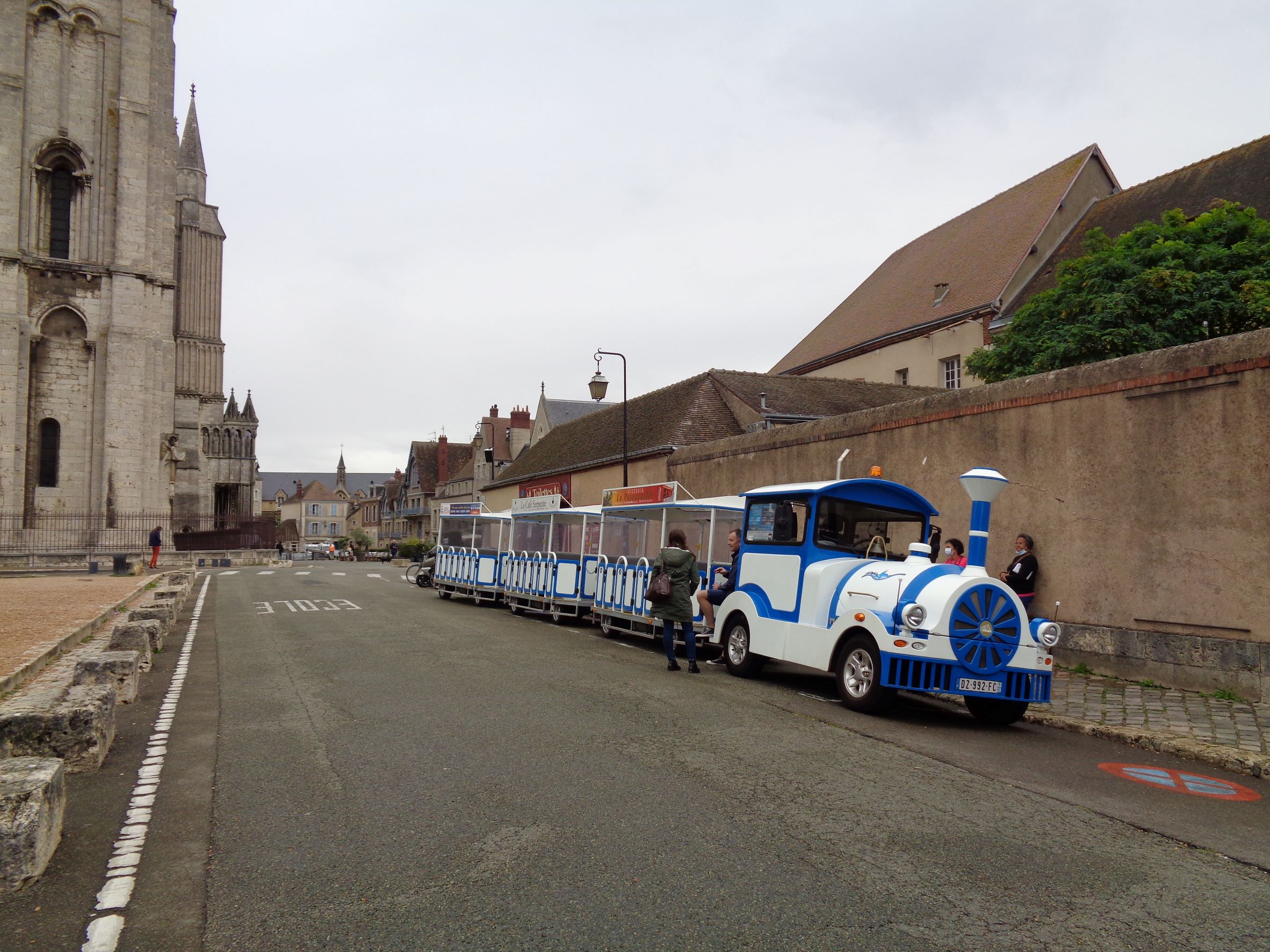 Chartres petit train by cat ND sep21