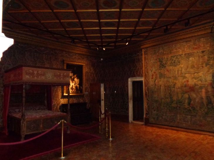Chenonceau castle bedroom catherine de medici jan22