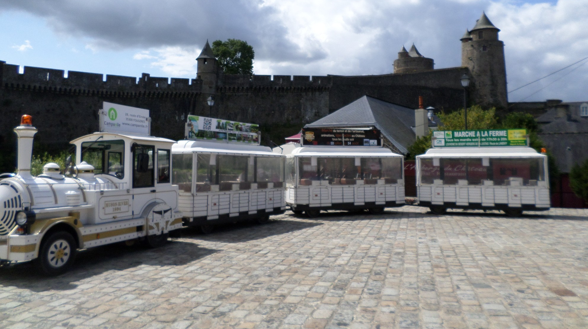 fougeres-petit-train-by-castle-aug14