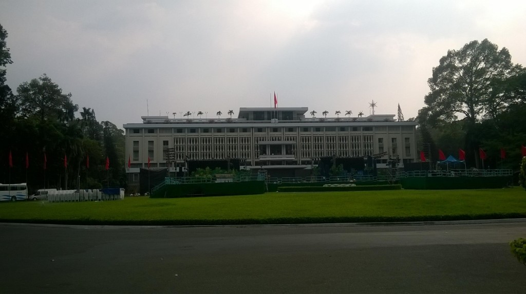 hcmc-reuni-palace-inside-gardens-mar16