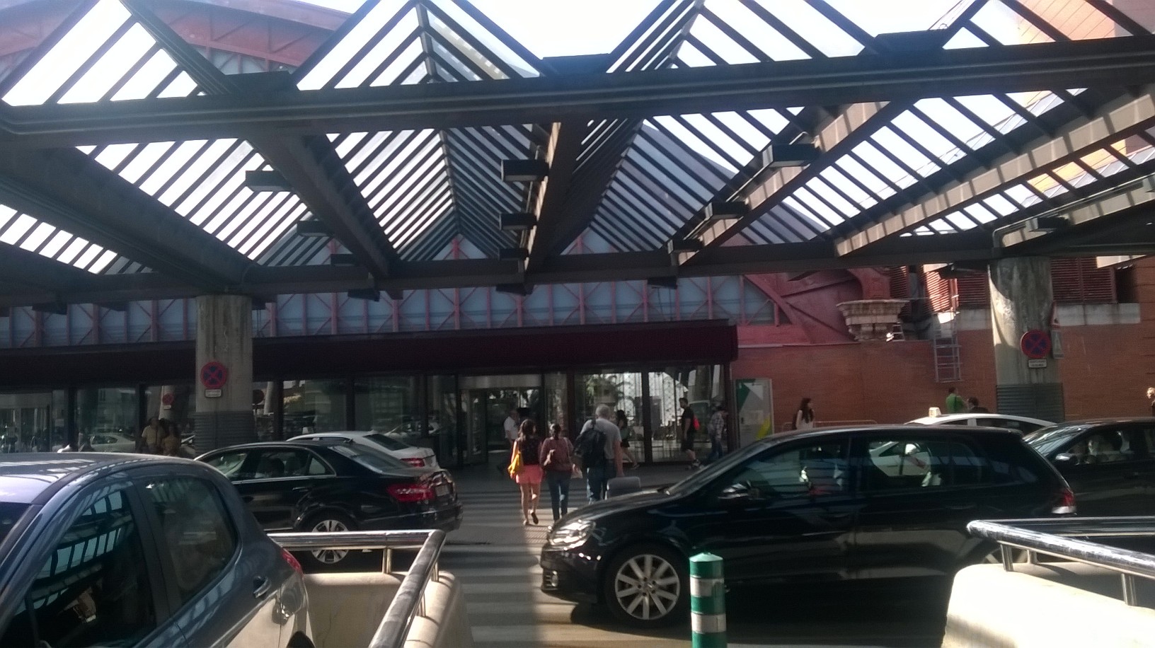 mad-atocha-entrance-back-cercanias-side