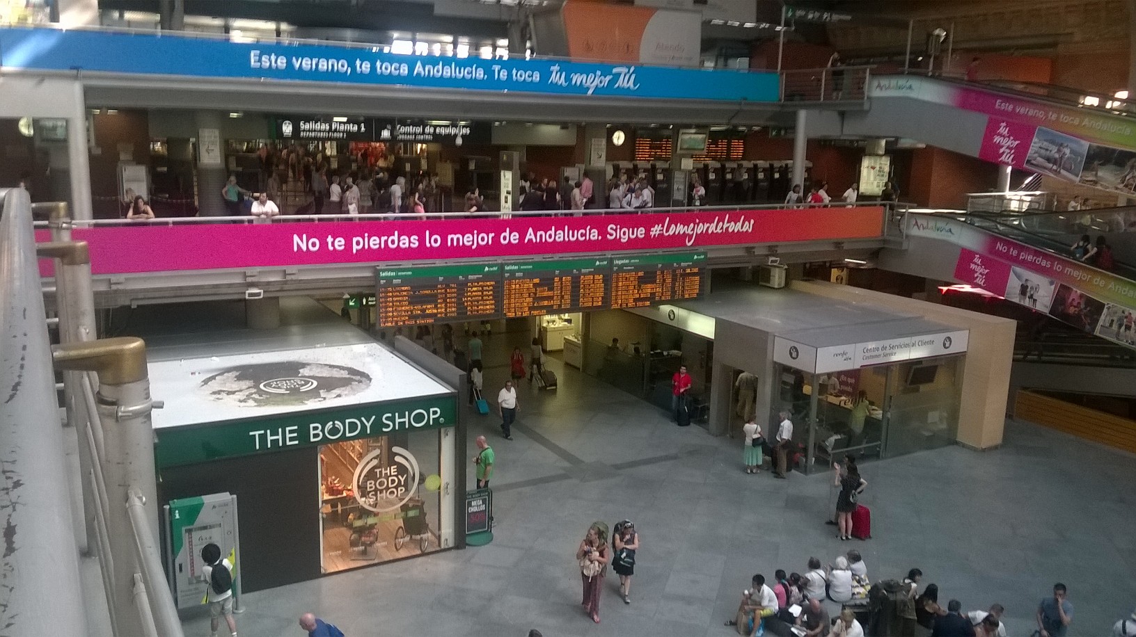 mad-atocha-national-trains-board-arriv-and-depart
