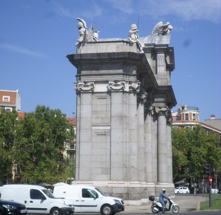 madrid-puerta-de-alcala-side-from-st-aug19