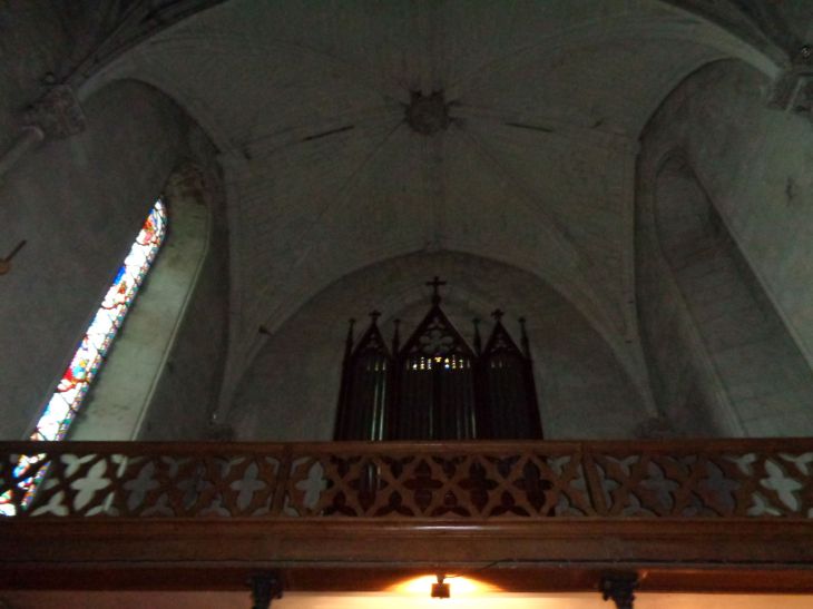 Montrichard ch ND de Nanteuil back wall organ jan22