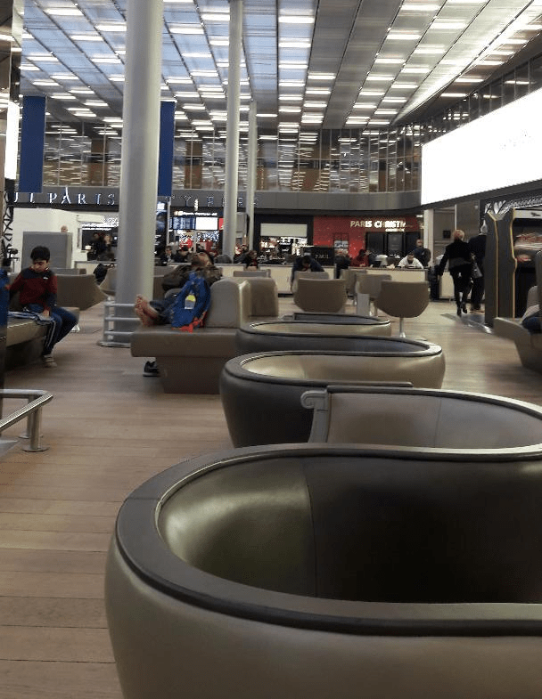Roissy cdg T2 E M lobby waiting dec18