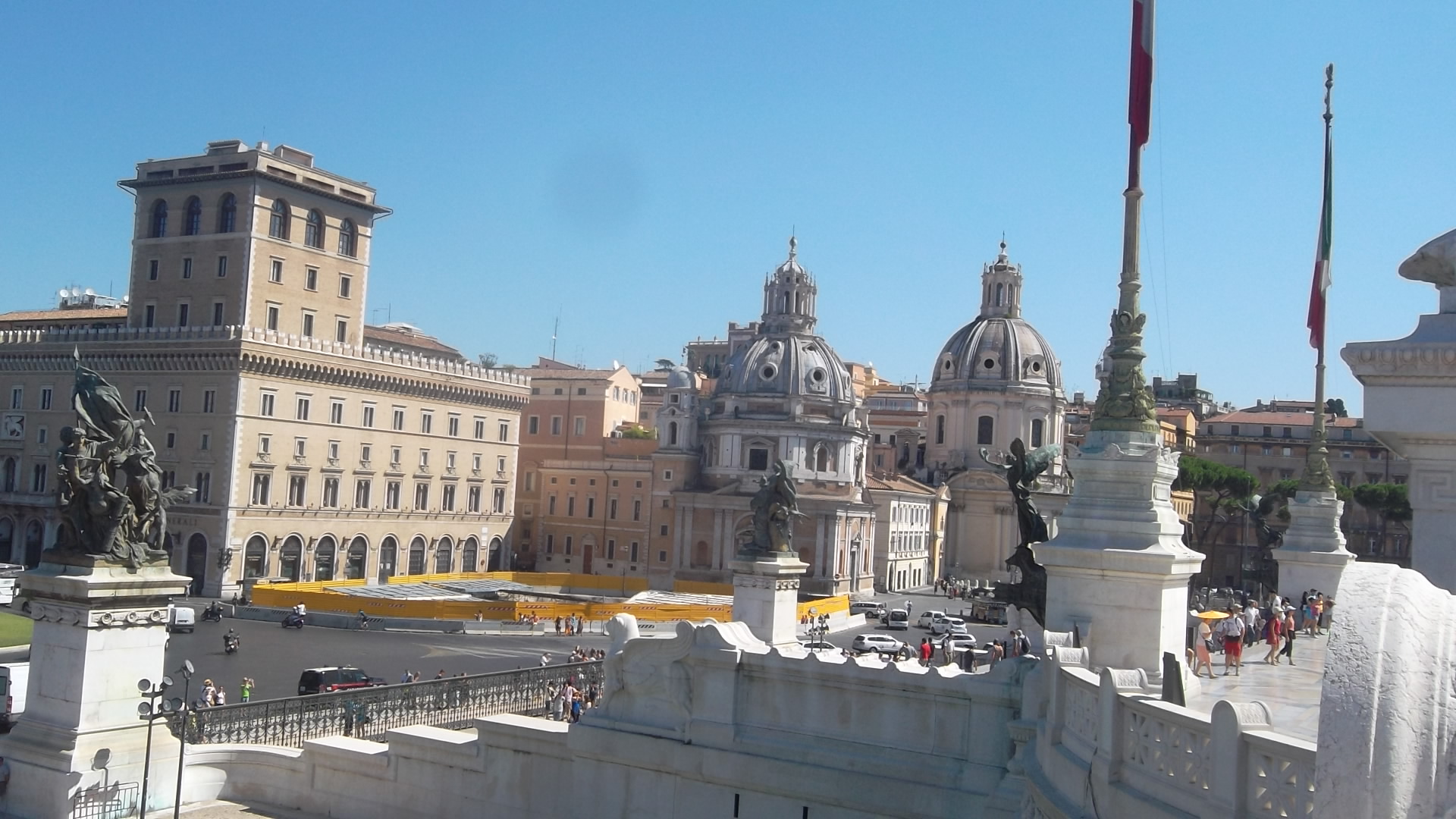 roma from monument emmanuel vittorio to ch gesu dome aug13
