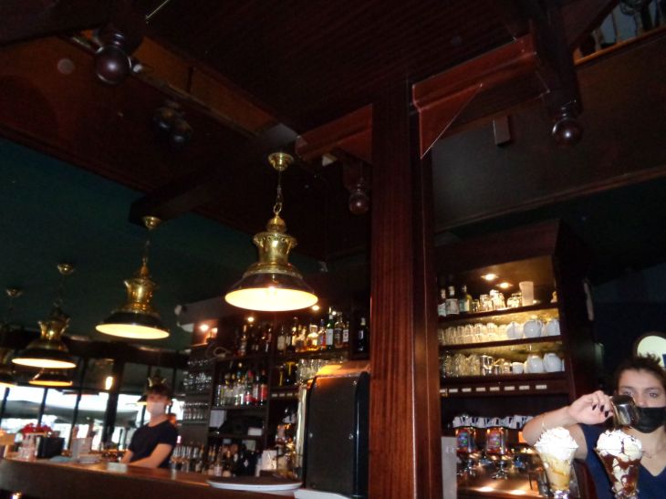 Angers pl du Ralliement pub du ralliement bar feb22