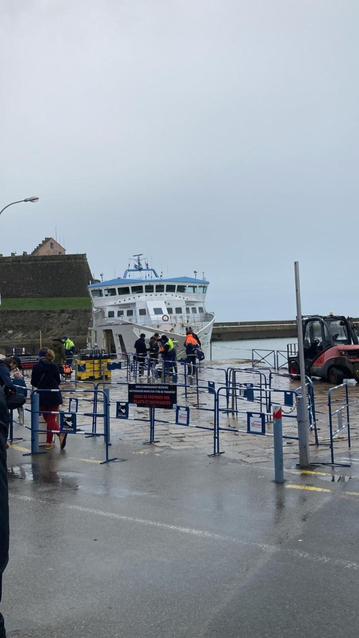 Belle ile Remi arrives boat for the foot match jan22