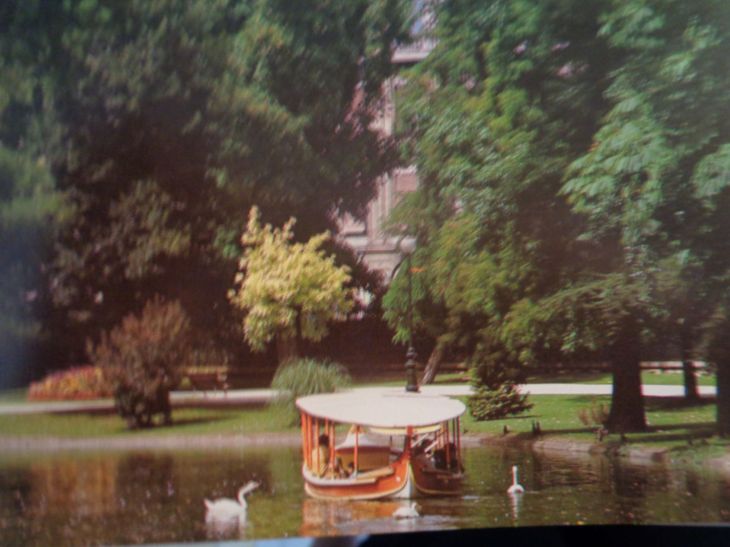 Bordeaux jardin public barque