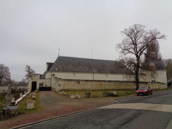 Champigny sur Veude castle louis de bourbon feb22