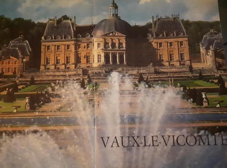 Chateau Vaux le Vicomte brochure visit