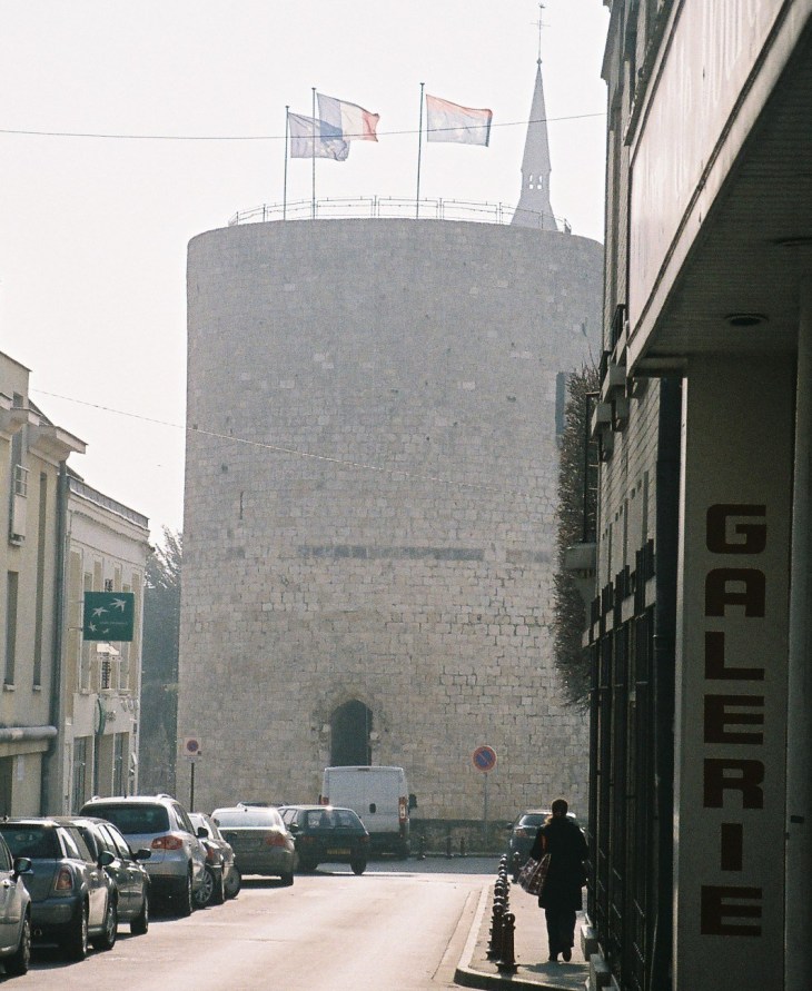 dourdan chat donjon town ent mar11