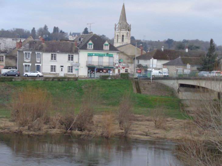 Ile Bouchard la isla bonita bb to town feb22