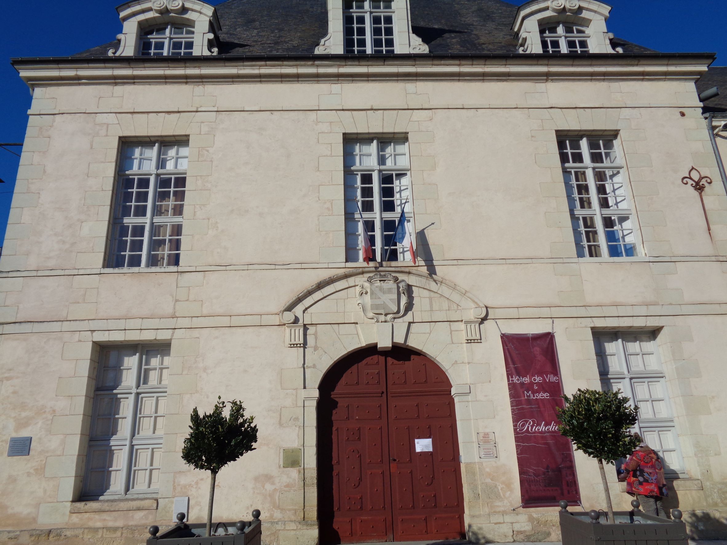 Richelieu place du marche hotel de ville museum Richelieu feb22