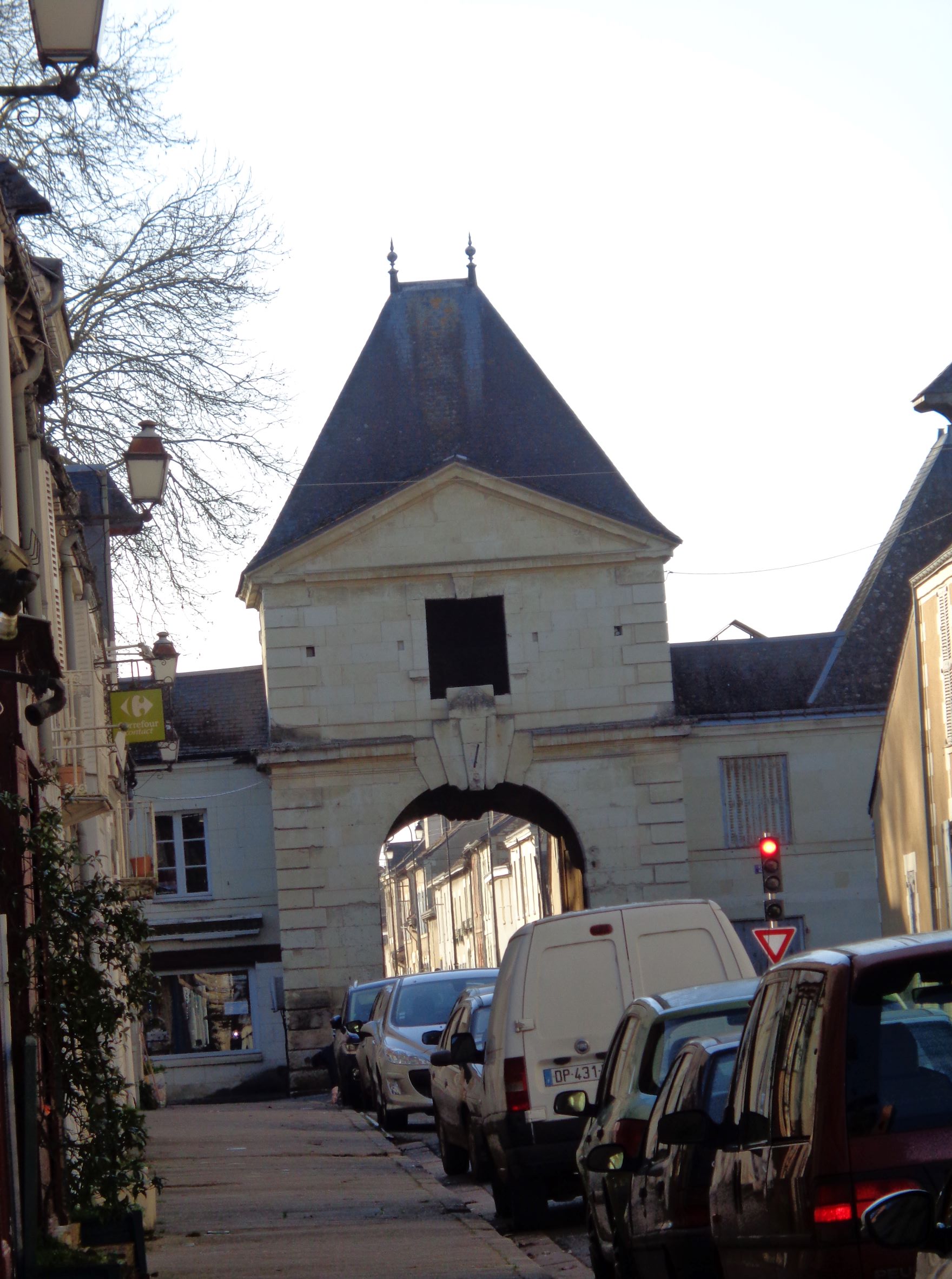 Richelieu porte de loudun by rue st vincent de paul feb22