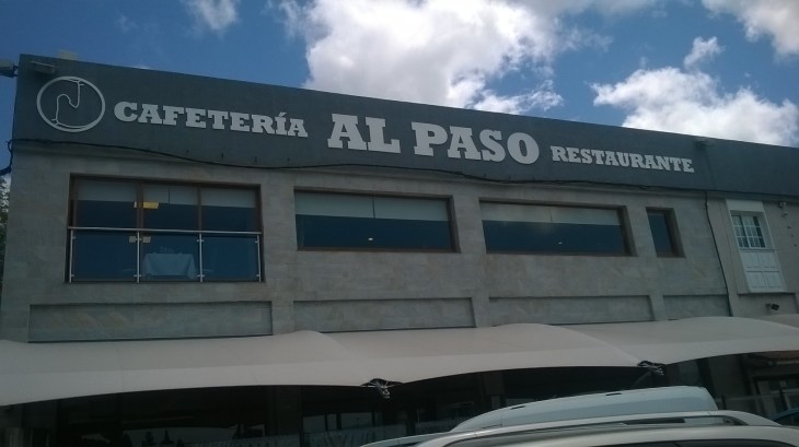Sada cafeteria al paso Carretera N-VI, km 582 may15