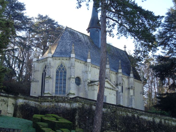 Usse castle inside chapel closeup feb22