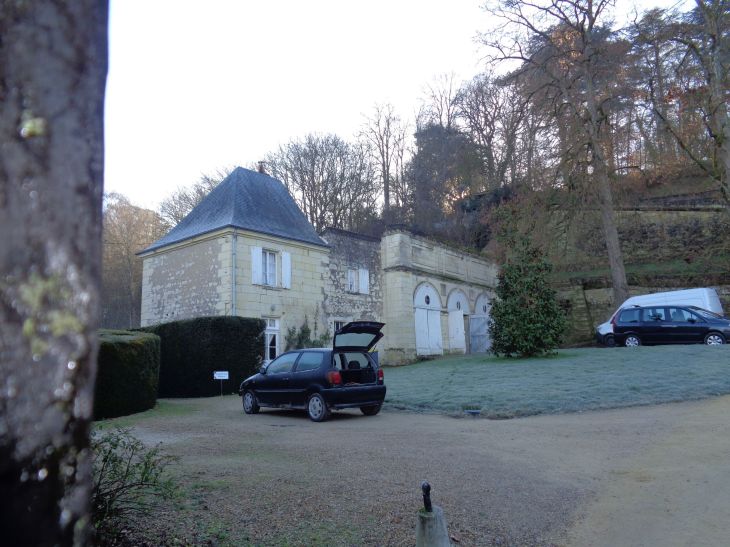 Usse castle inside orangery feb22