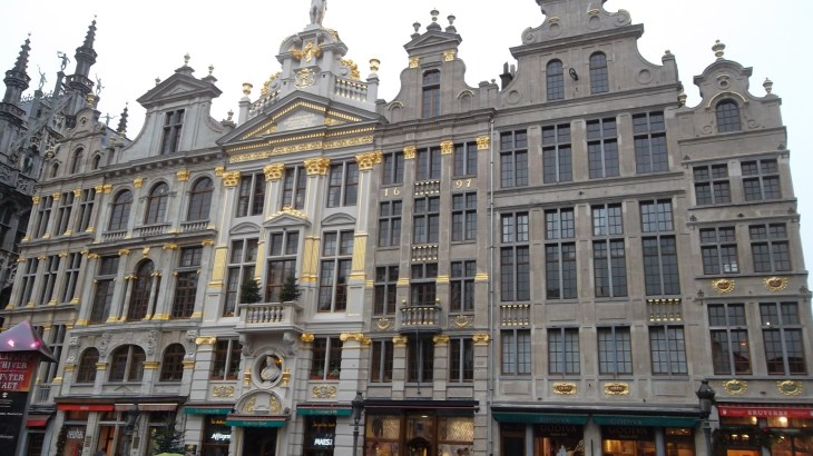 Bru grand place sculptures dec12