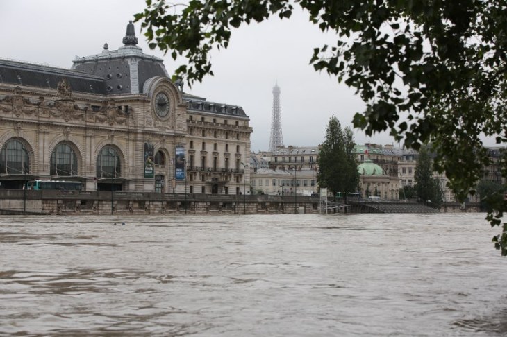 paris orsay eiffel from Seine feb16