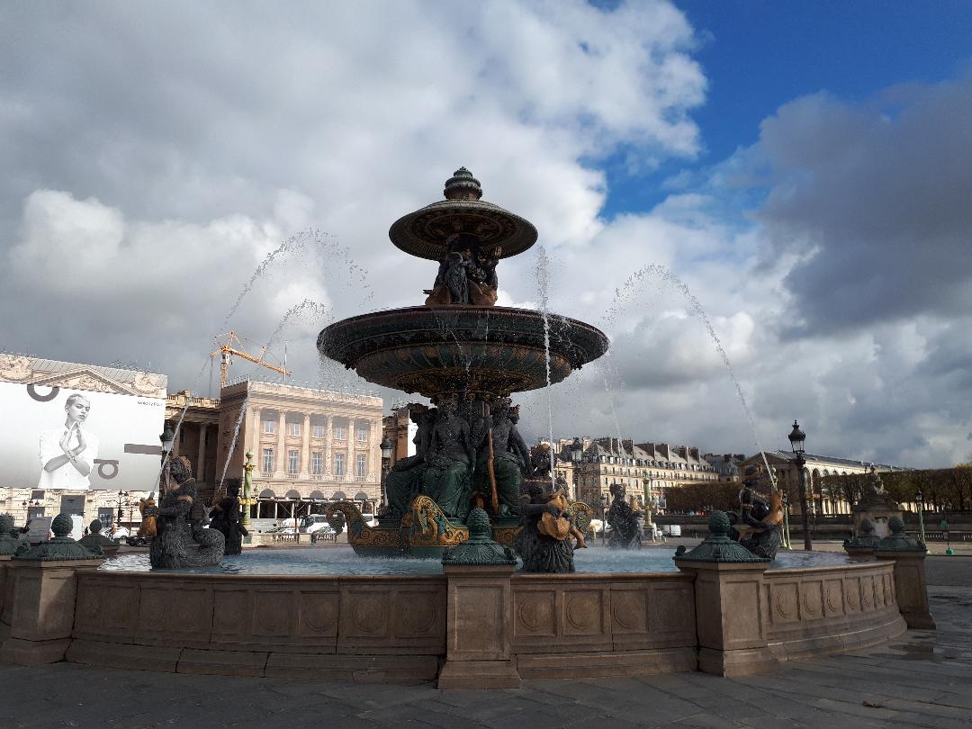 paris pl de la concorde fontaine des fleuves hotel marine nov19