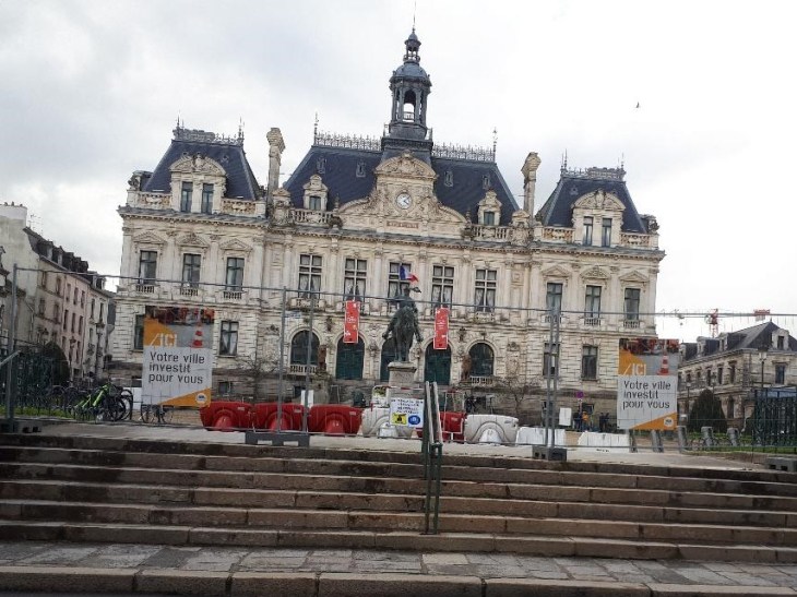 vannes hotel de ville passing mar22