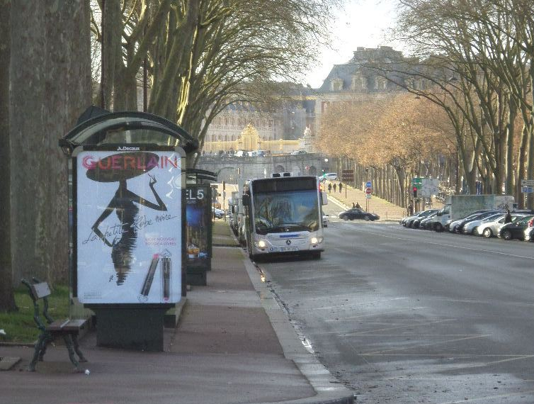 versailles-ave-st-cloud-bus-19-dec16