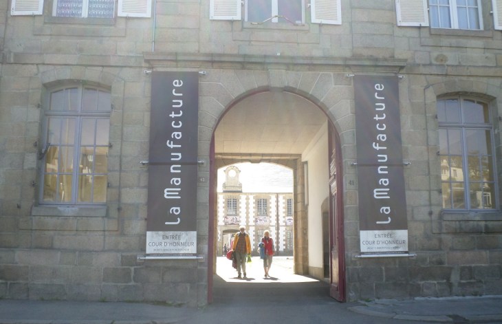 morlaix-manuf-de-tabac-entrance-courtyard-my15