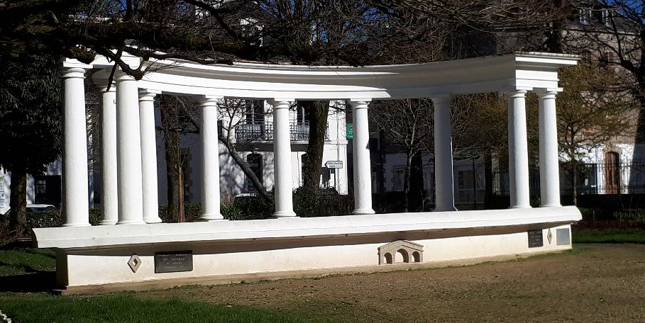 pontivy-park-ch-imperiale-greek-temple-feb20