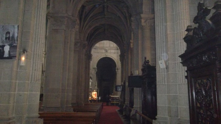 sainte anne d auray bas ste anne nave right side jun12