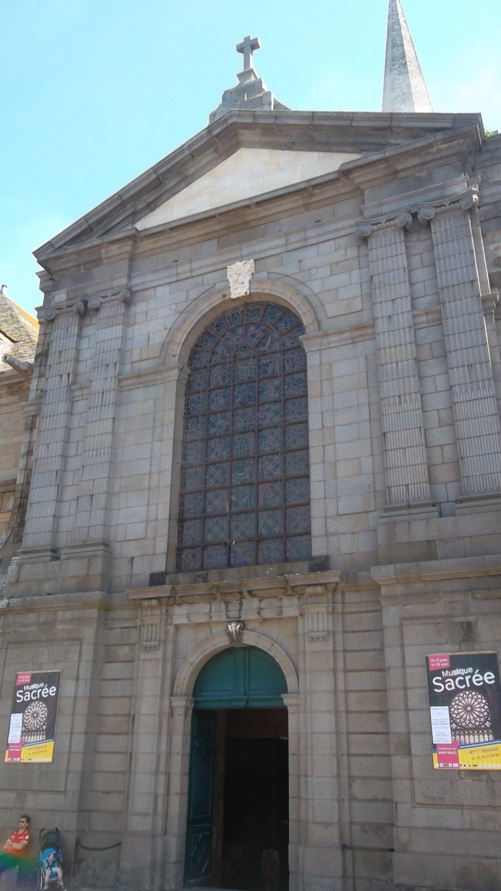 St Malo cat st Vincent main ent aug12