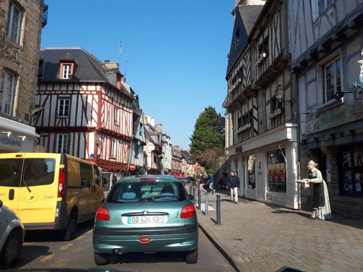 vannes-place-du-gc3a9nc3a9ral-de-gaulle-feb18