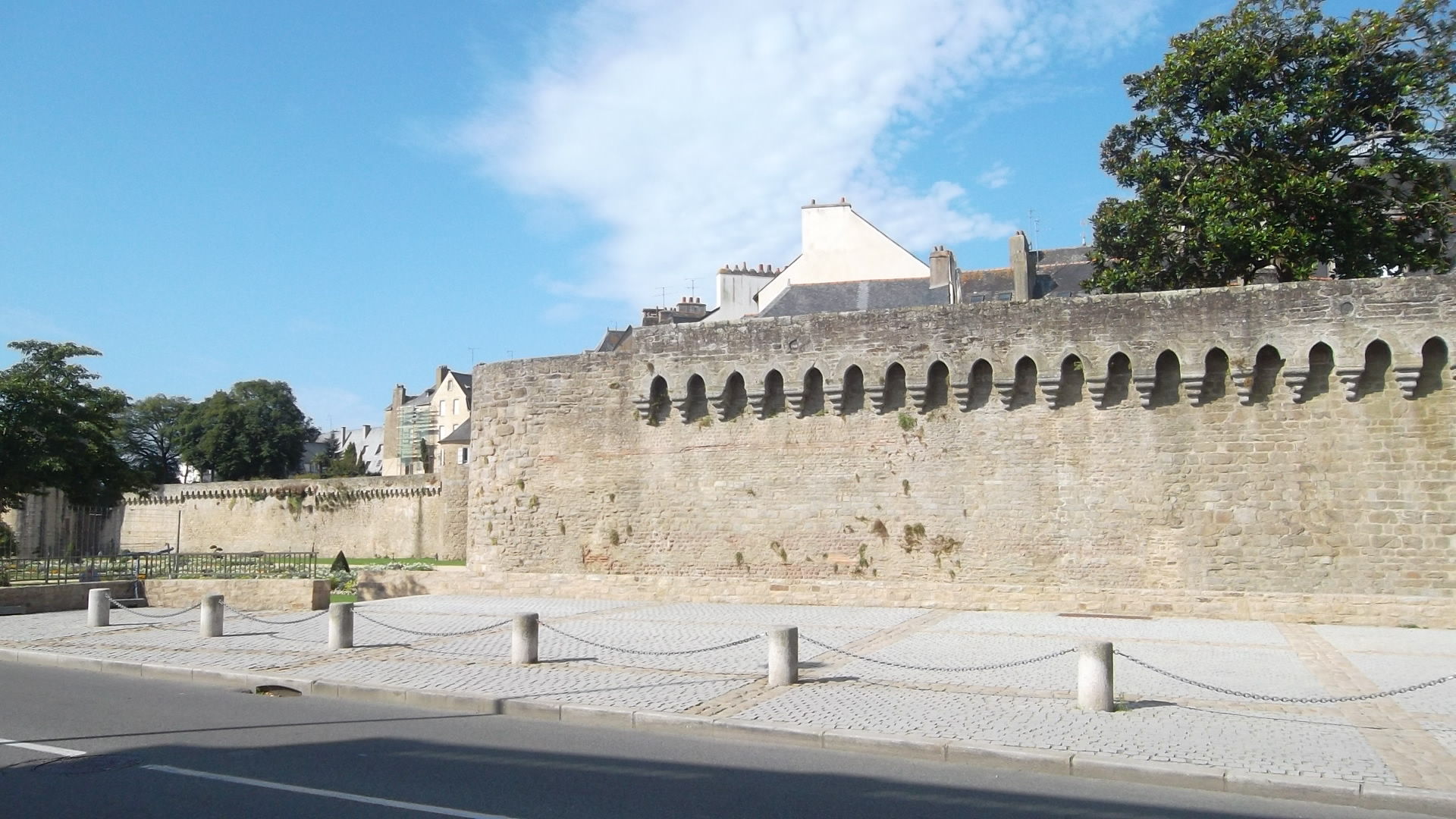 Vannes ramparts walls of Vannes Aug12
