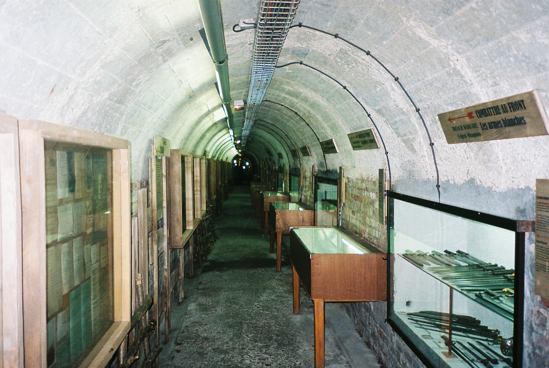 albert mus somme 1916 tunnel apr07