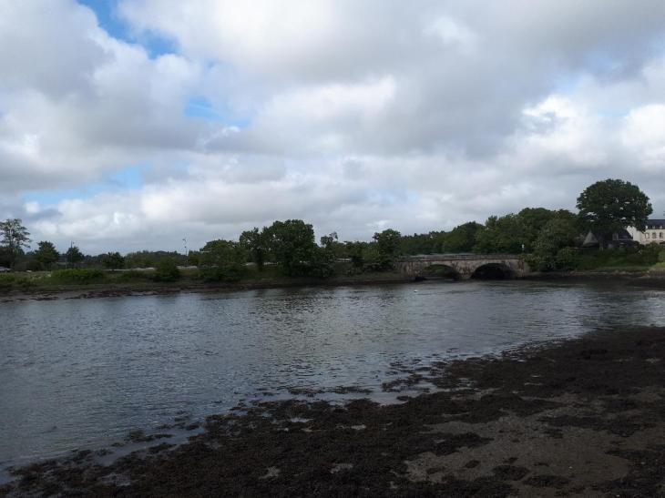 auray st goustan stone bridge loch river may22