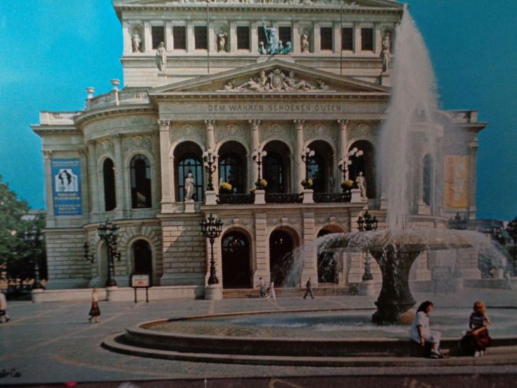 Frankfort opera house 2004