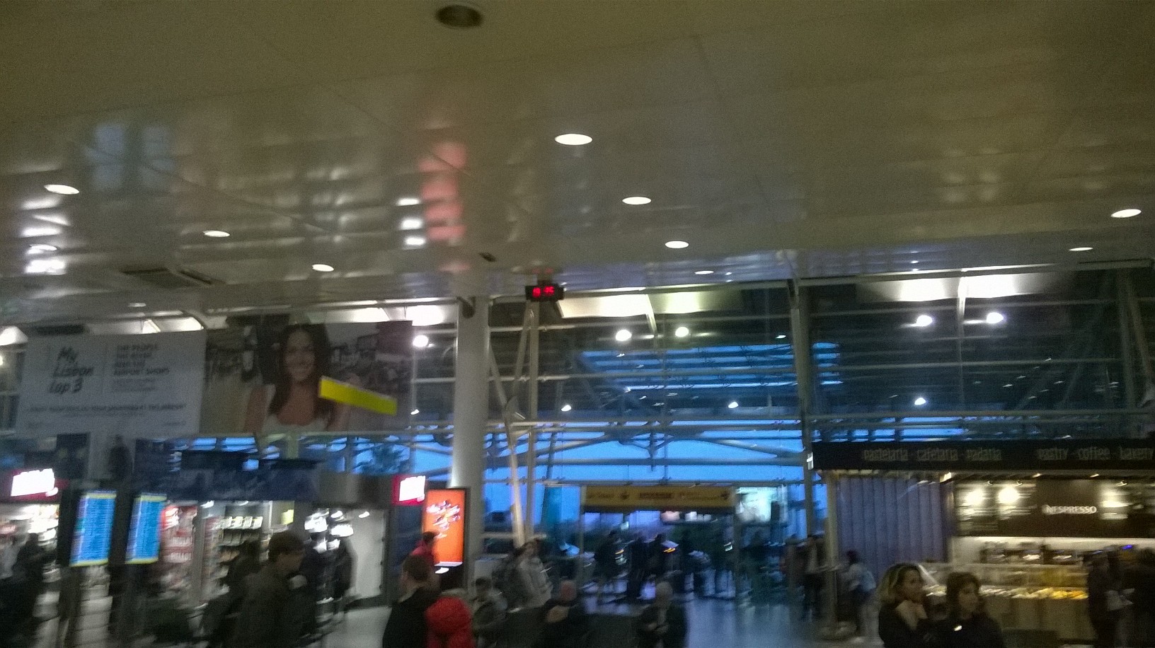 lisbon airport arrival de coruna mar17