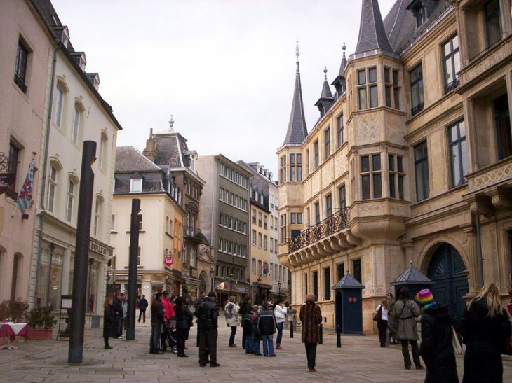 lux-ducal-castle-front-passing-aug15