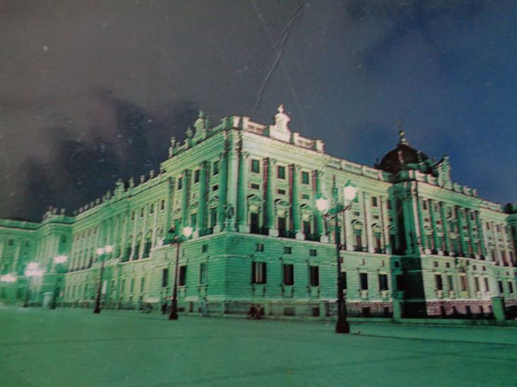 Madrid palacio real side calle bailen