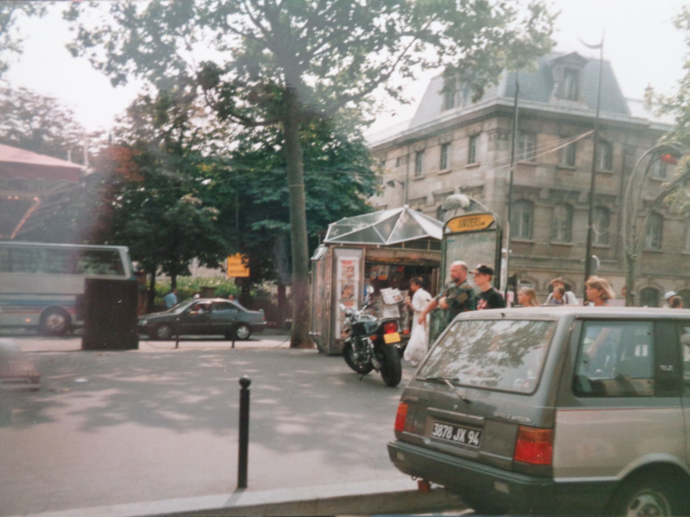 Paris anvers metro station to sacre coeur
