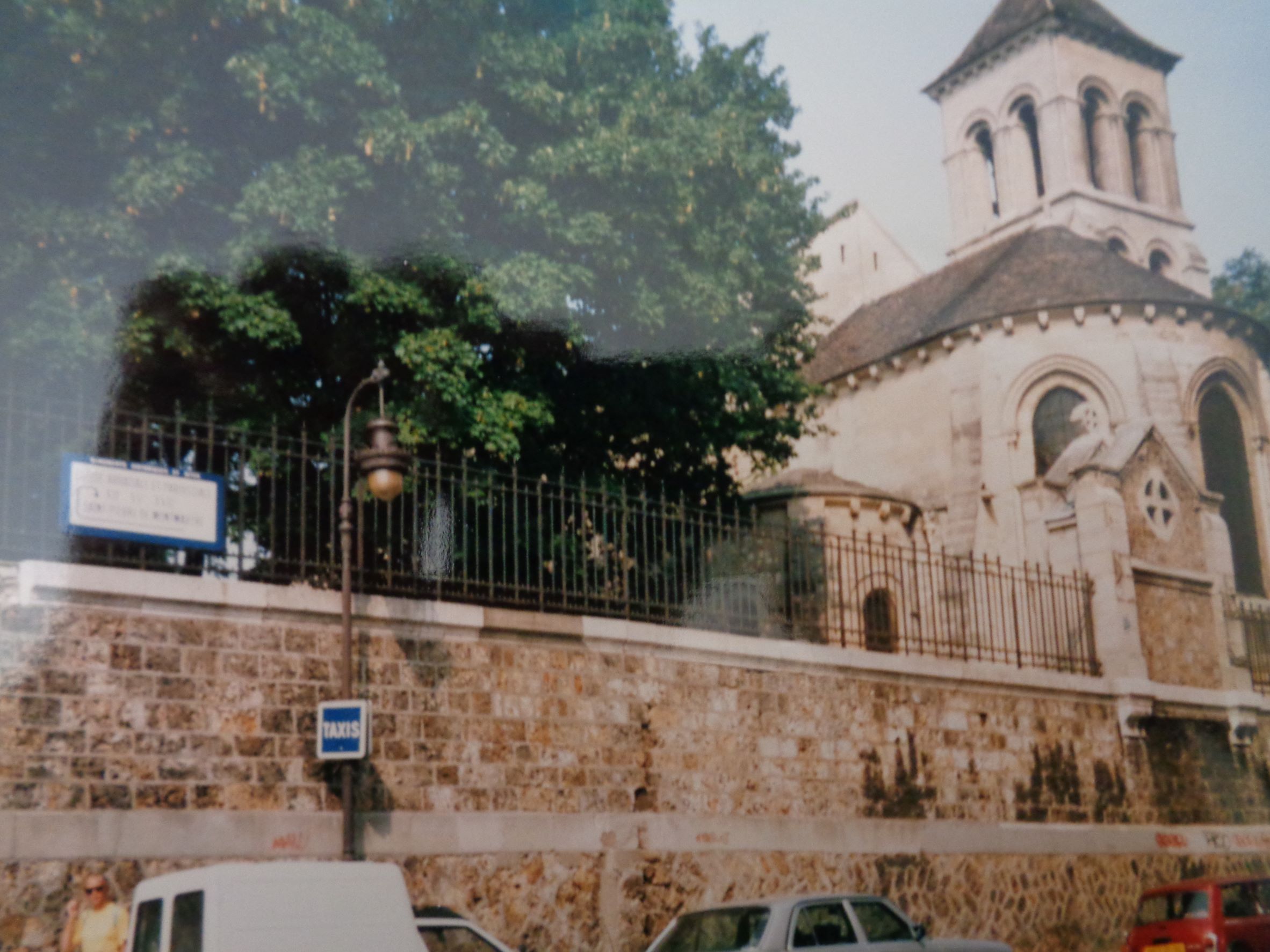 Paris ch st pierre side montmartre