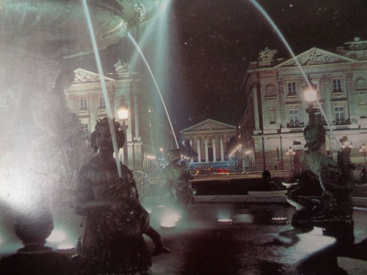 Paris pl de la concorde to side ch madeleine 1999