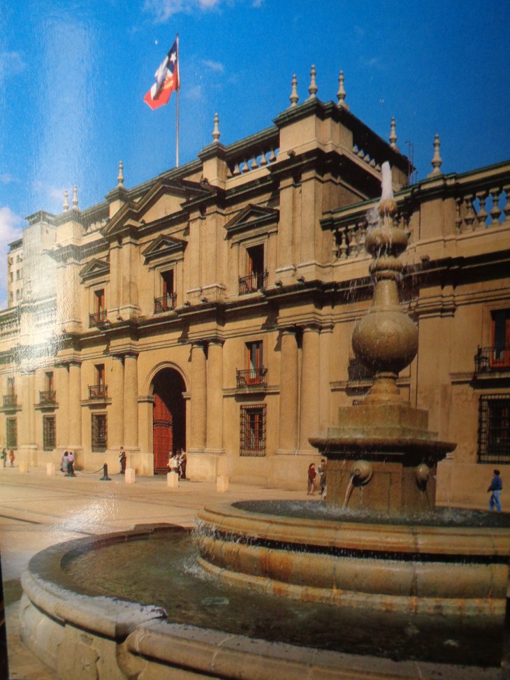 santiago de chile palace of the moneda
