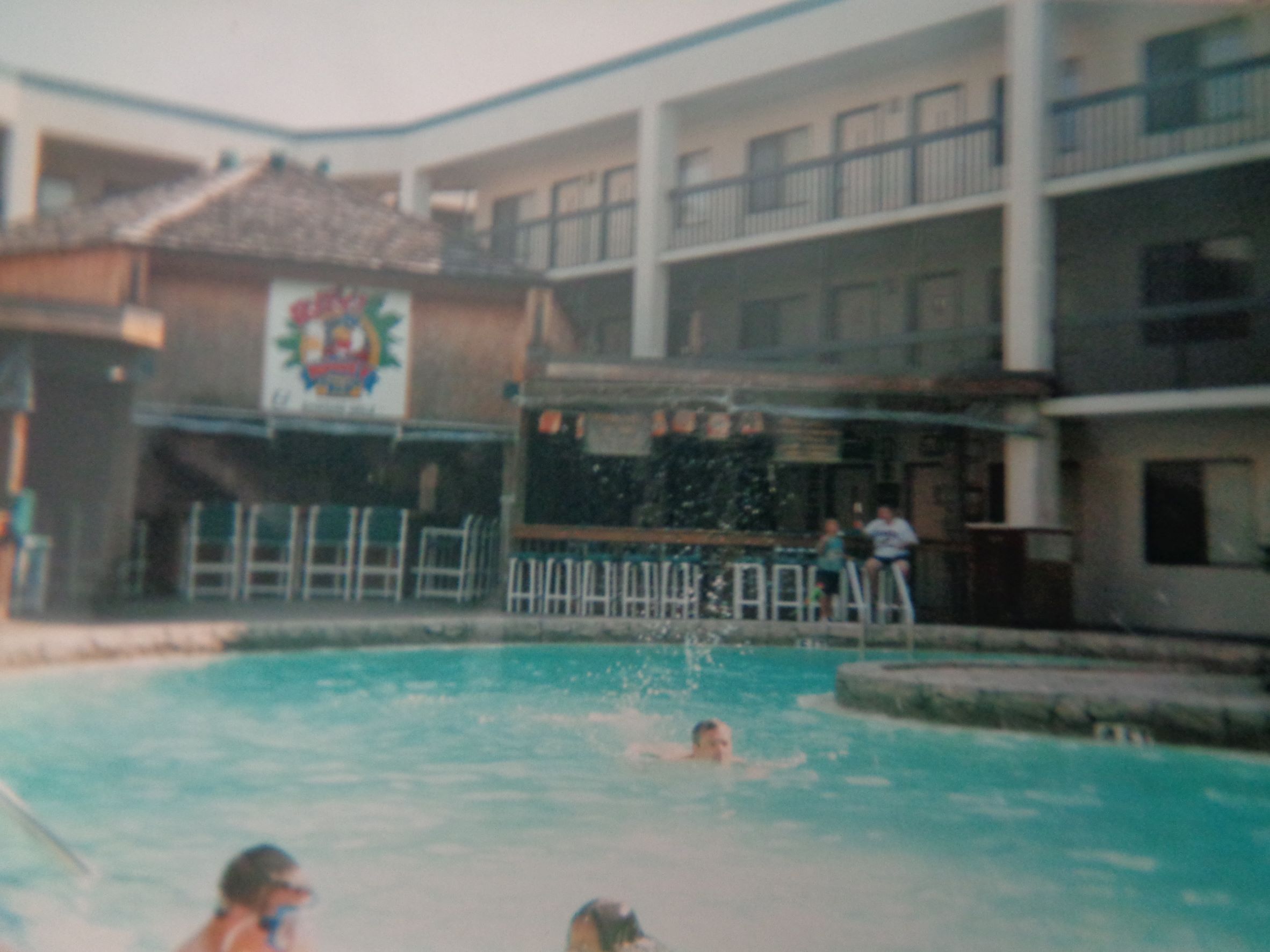 tampa-best-western-hotel-temple-terrace-pool-c2008