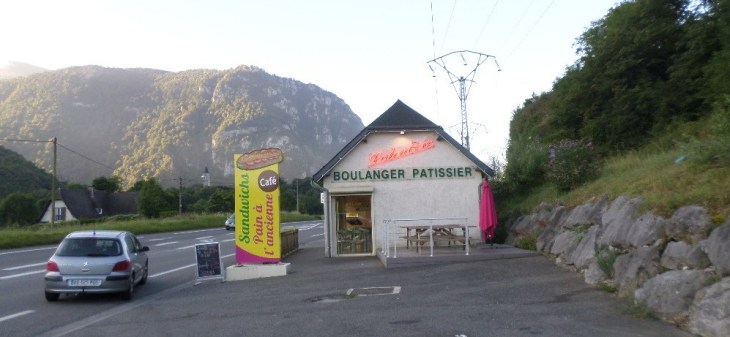 bielle-boulangerie-laloubere arriv D934 aug17