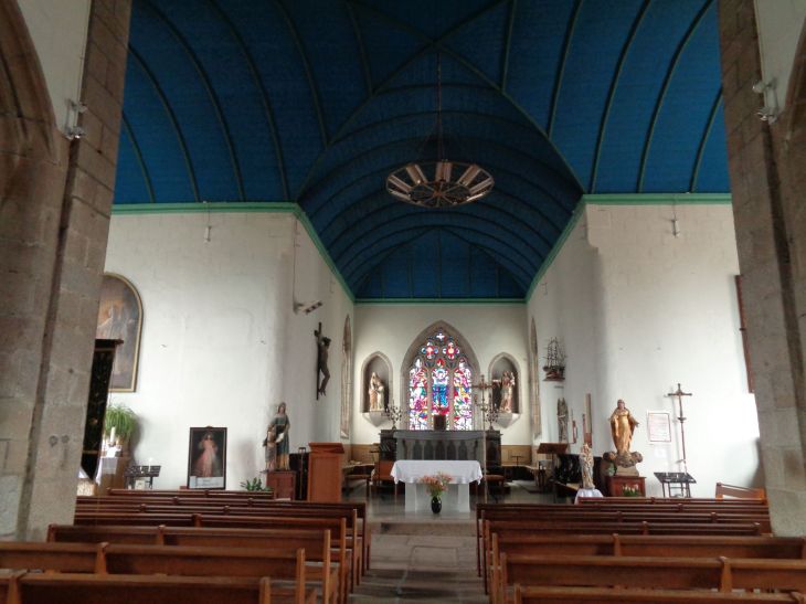 Clohars Carnoet ch Notre-Dame-de-Trogwall nave to altar jun22