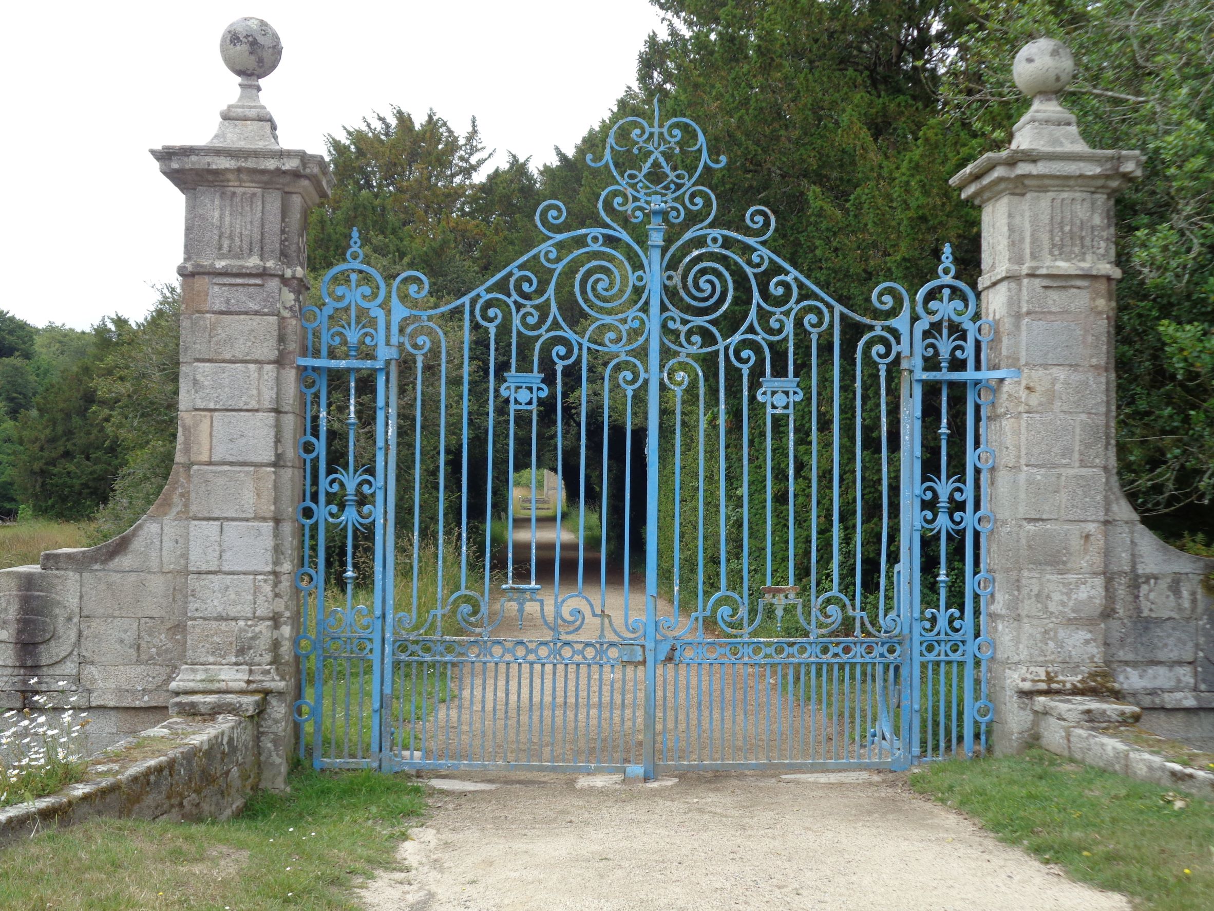 Clohars Carnoet site abbatial de St Maurice gate jun22