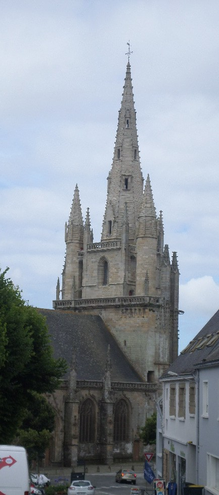 hen-ch-notre-dame-de-paradis-left-side-back-belltower-jul16