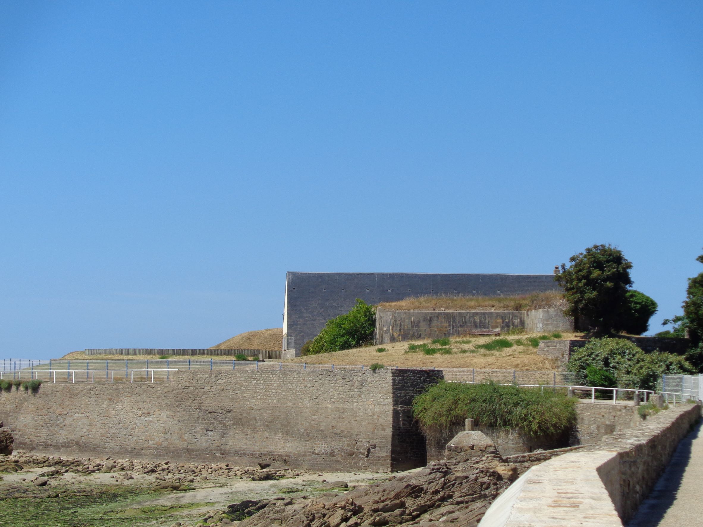 Larmor plage batterie de loqueltas by kasino jun22