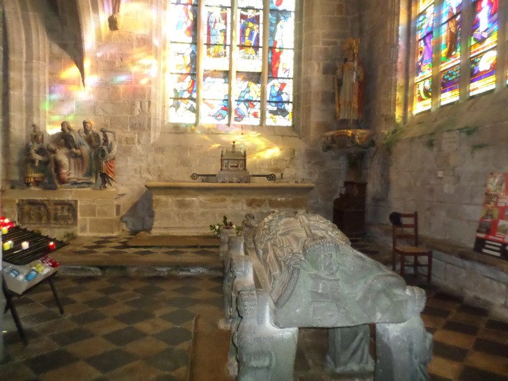locronan-ch-st-ronan-tomb-st-ronan-dec15